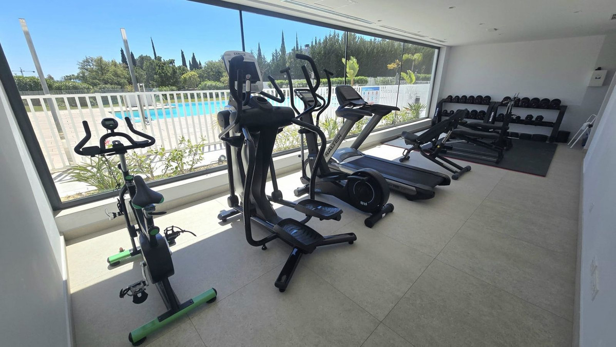 2 Bedroom Apartment in Benahavís - Photo 22