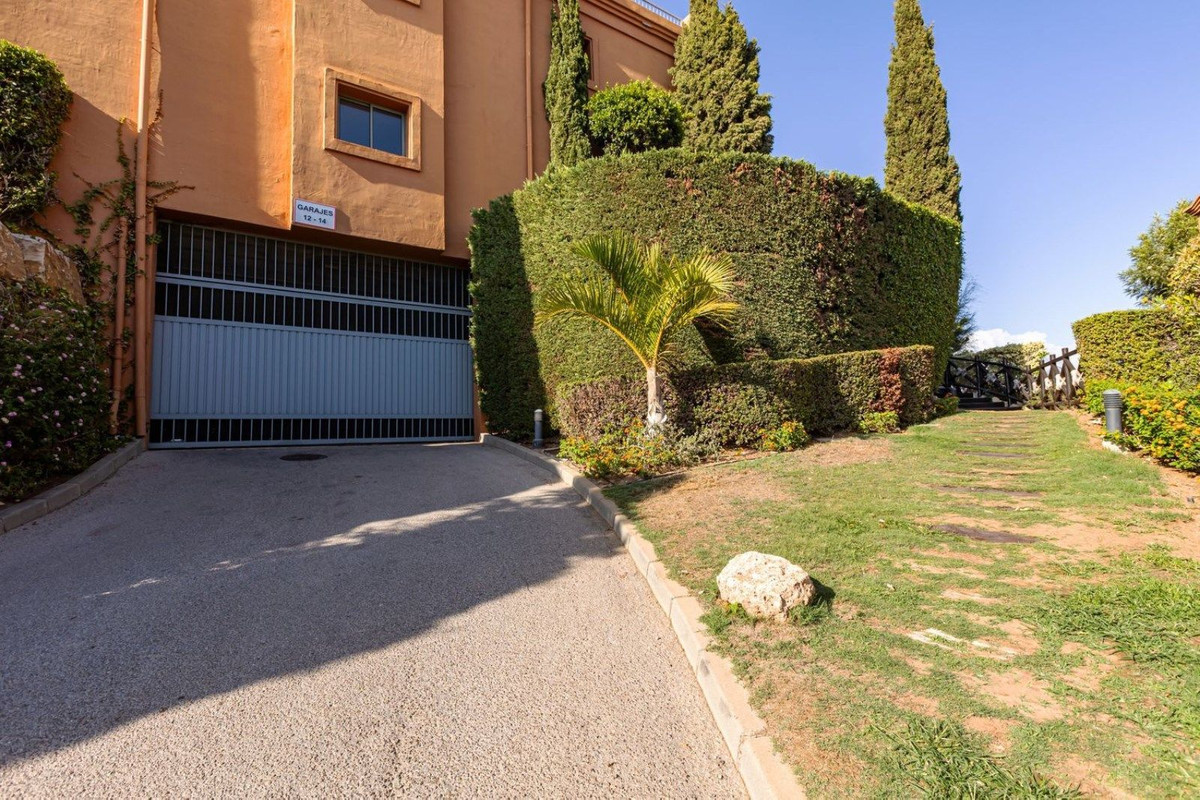 2 Bedroom Apartment in Benahavís - Фото 26