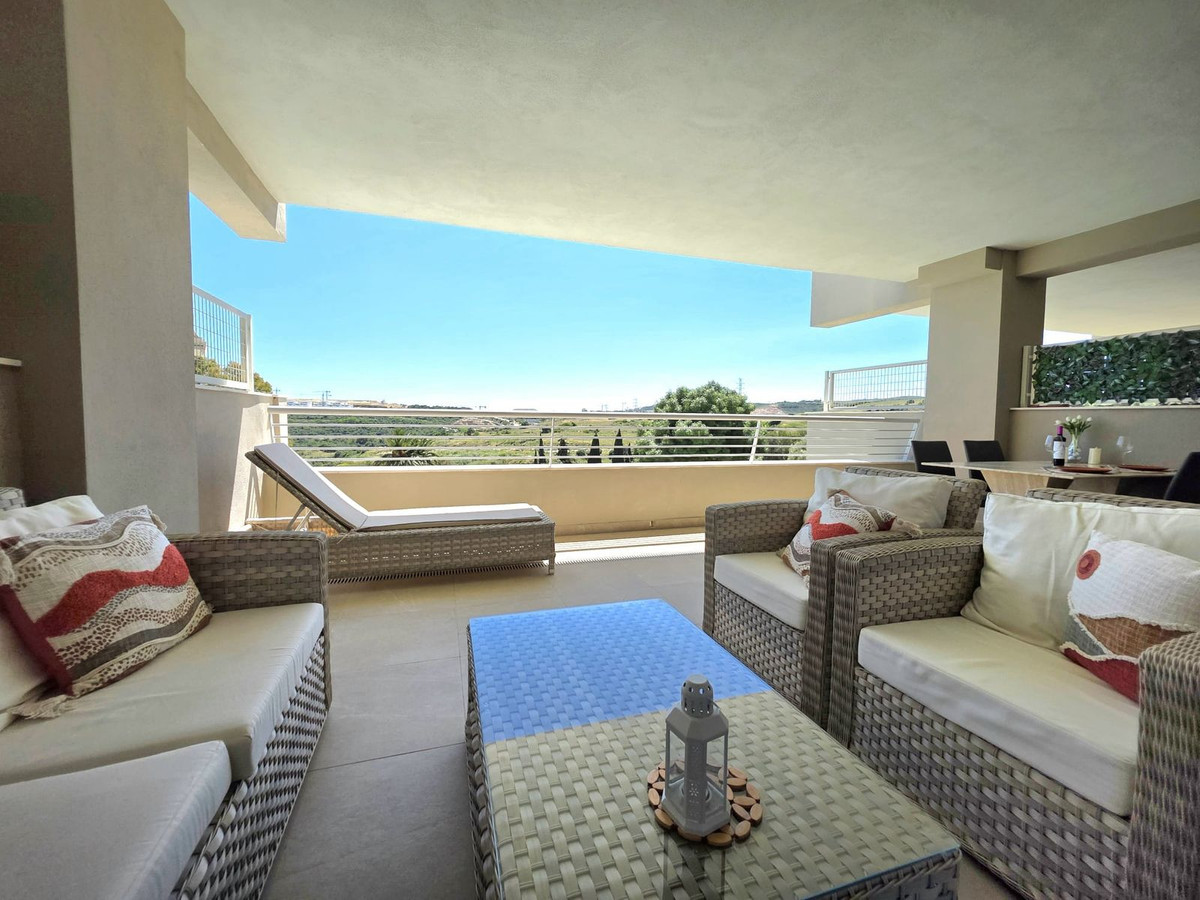 2 Bedroom Apartment in Estepona - Photo 13