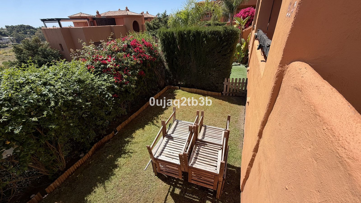 2 Bedroom Apartment in Benahavís - Foto 22