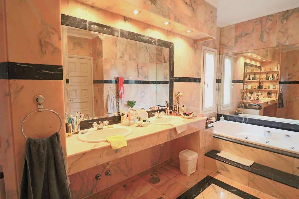 6 Bedroom Villa in Estepona - Foto 17
