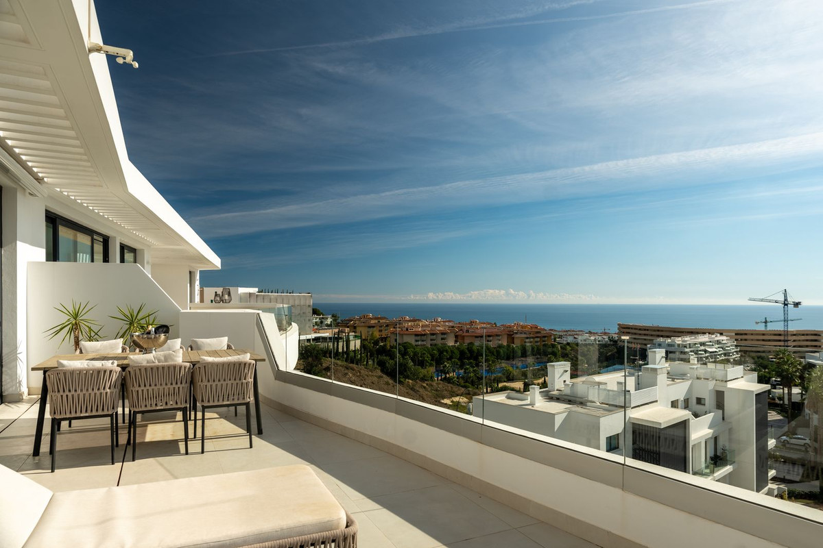 3 Bedroom Penthouse in Fuengirola - Photo 14