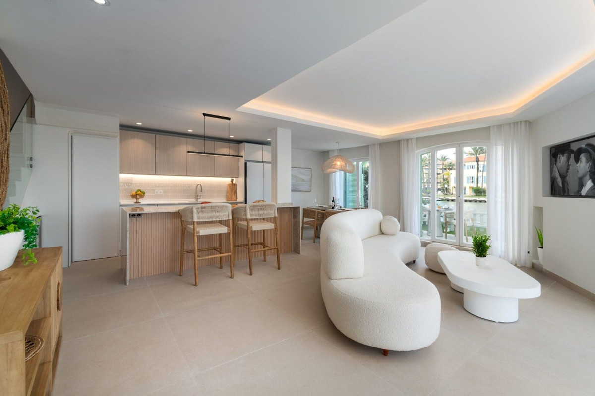 4 Bedroom Villa in Sotogrande - Photo 9