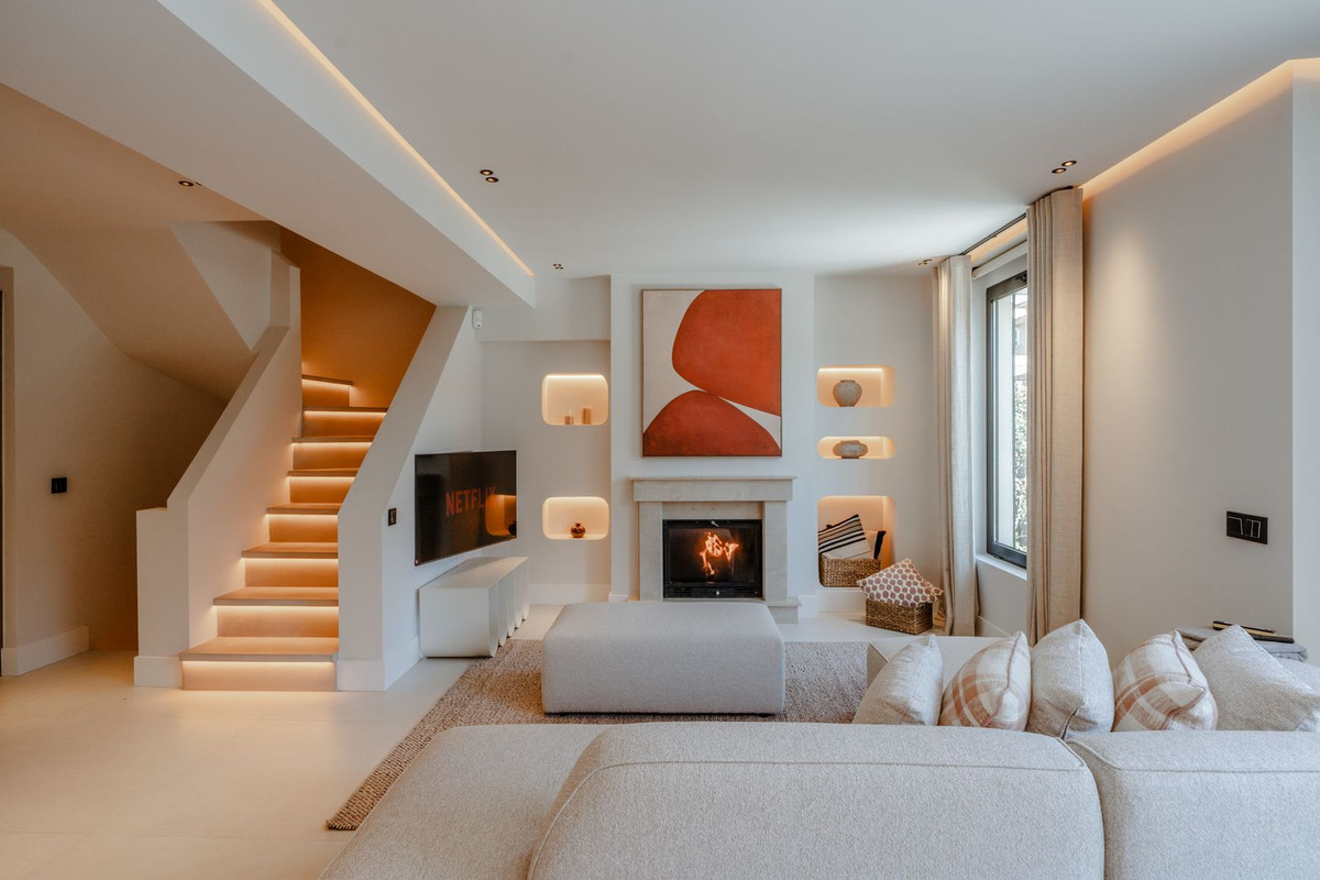 4 Bedroom Townhouse in San Pedro de Alcántara - Photo 4