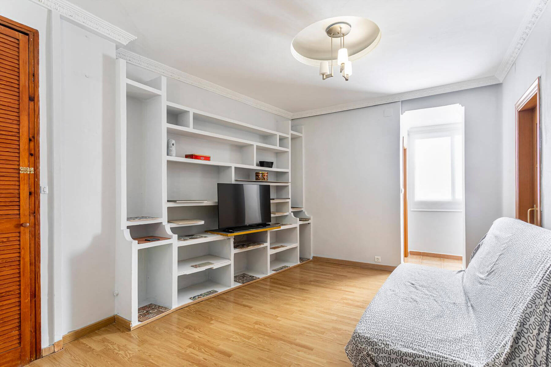 Piso de 1 dormitorio en Valencia – Foto 2