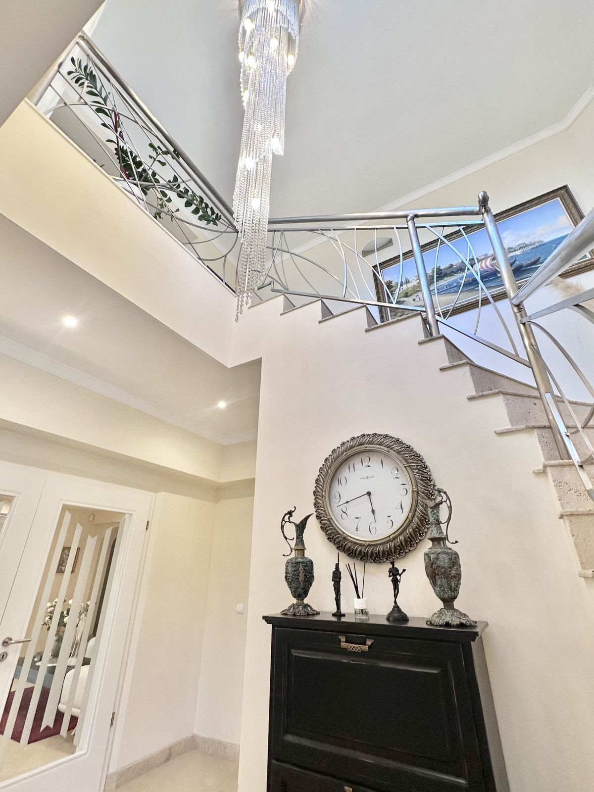 6 Bedroom Villa in Marbella - Photo 11
