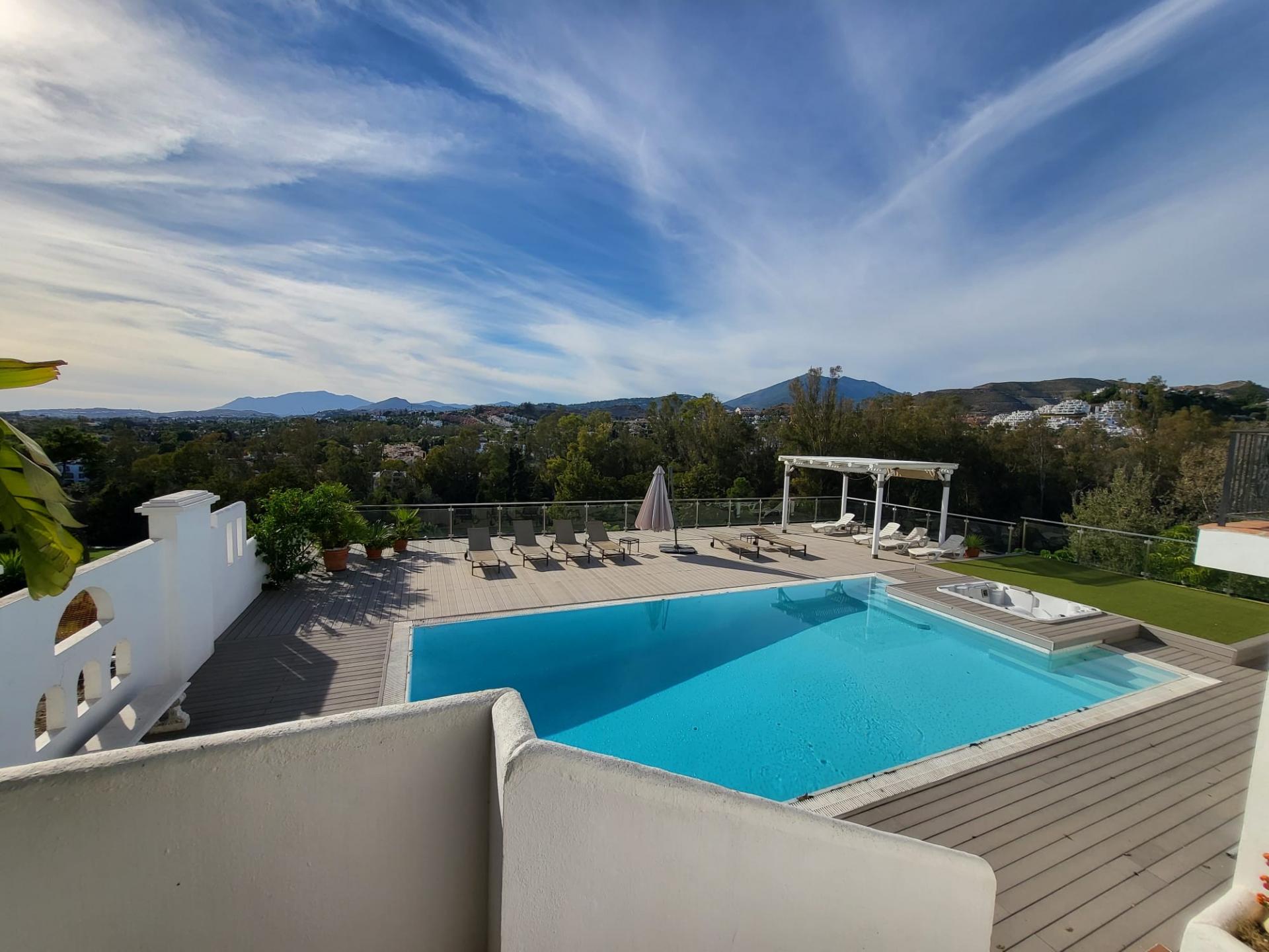 6 Bedroom Villa in Marbella - Photo 17
