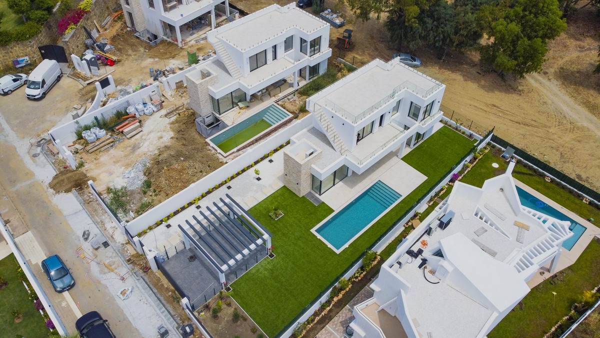 6 Bedroom Villa in Marbella - Photo 27