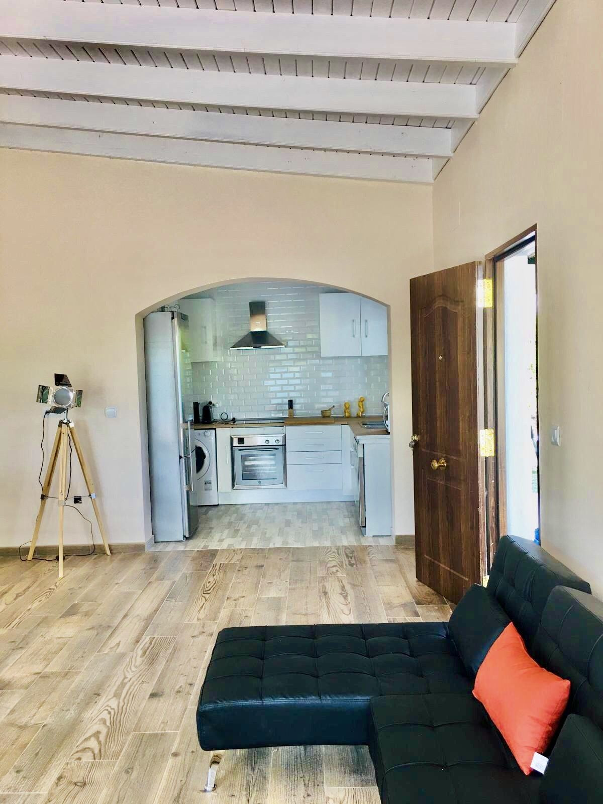 2 Bedroom Country house in Estepona - Photo 7