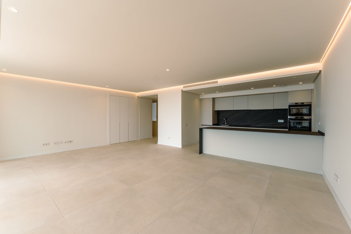 2 Bedroom Apartment in Ojén - Photo 2