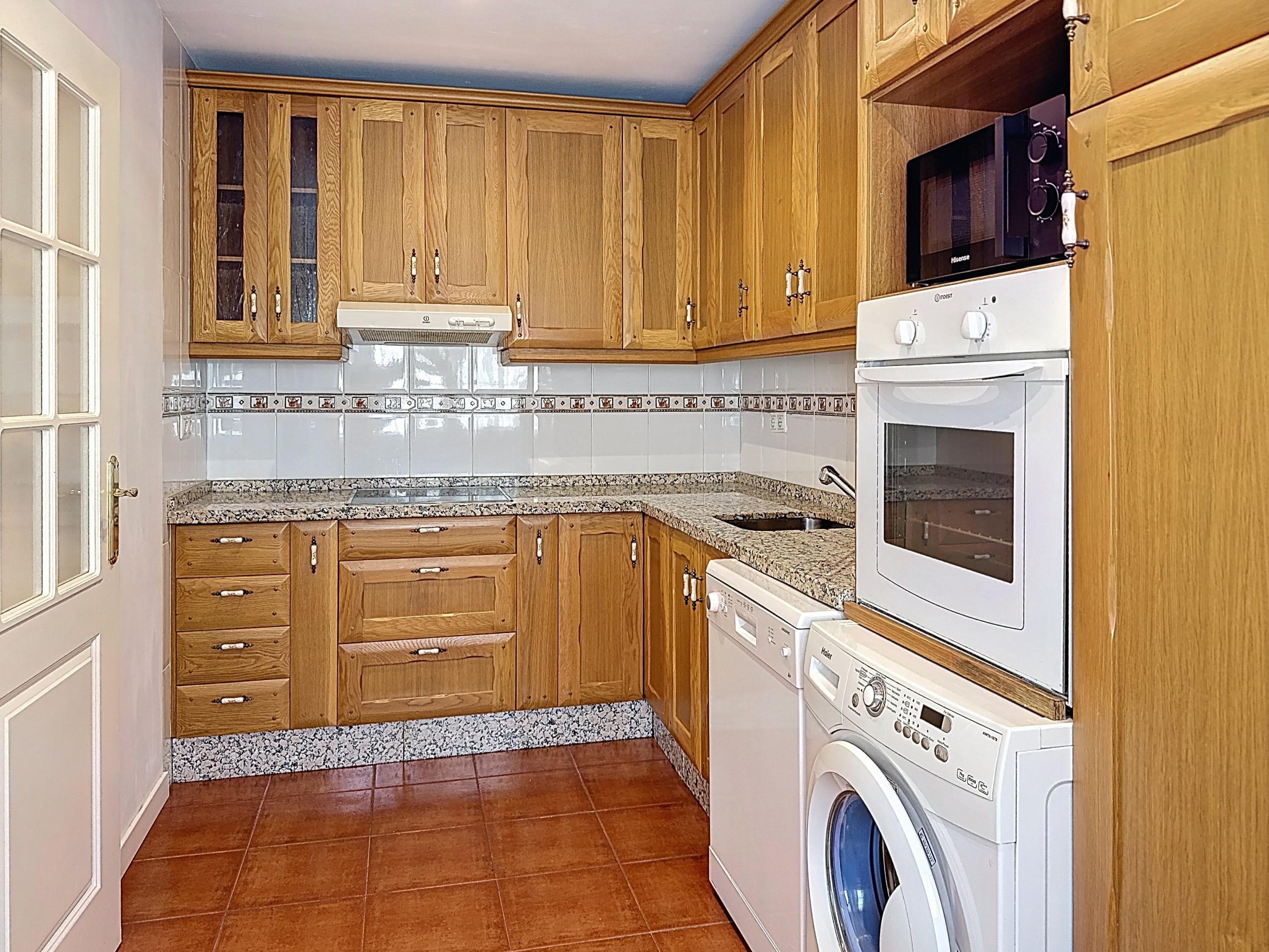 4 Bedroom Villa in Fuengirola - Photo 11