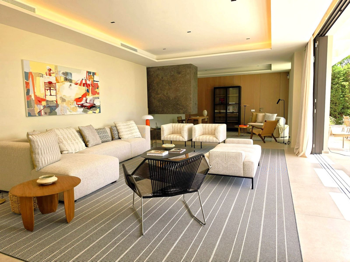 5 Bedroom Villa in Marbella - Photo 22