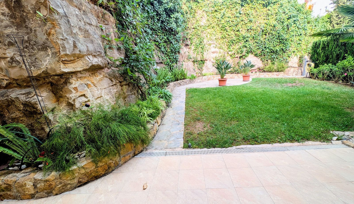Apartment in Benahavis