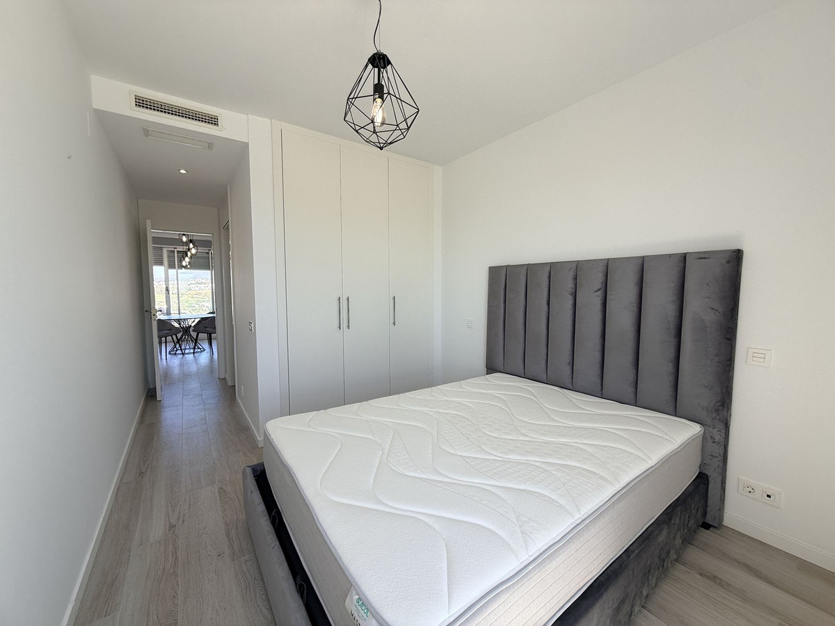 2 Bedroom Penthouse in Estepona - Photo 12