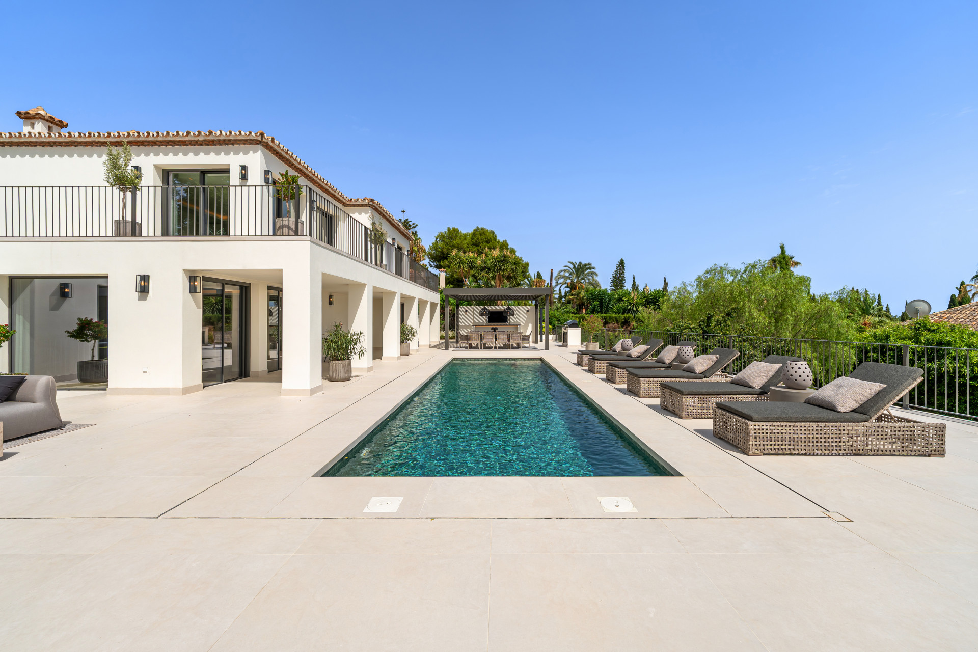 5 Bedroom Villa in Marbella - Photo 4