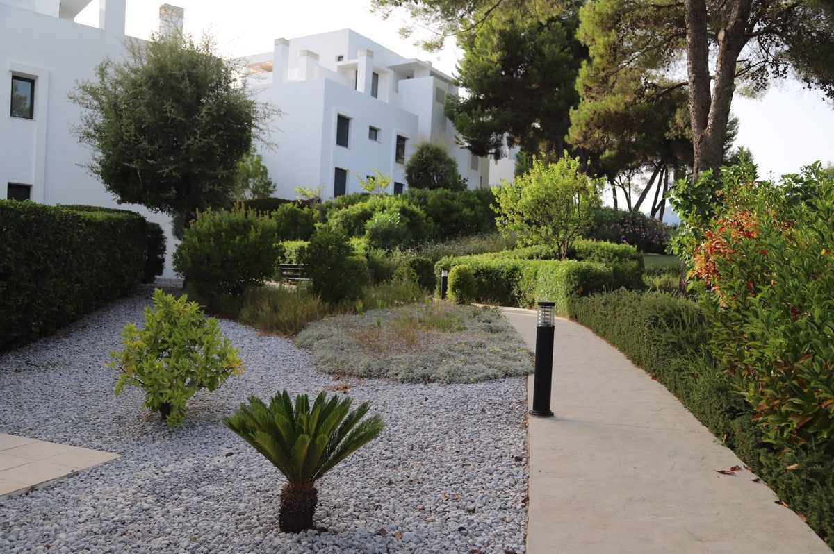 3 Bedroom Apartment in Estepona - Photo 27