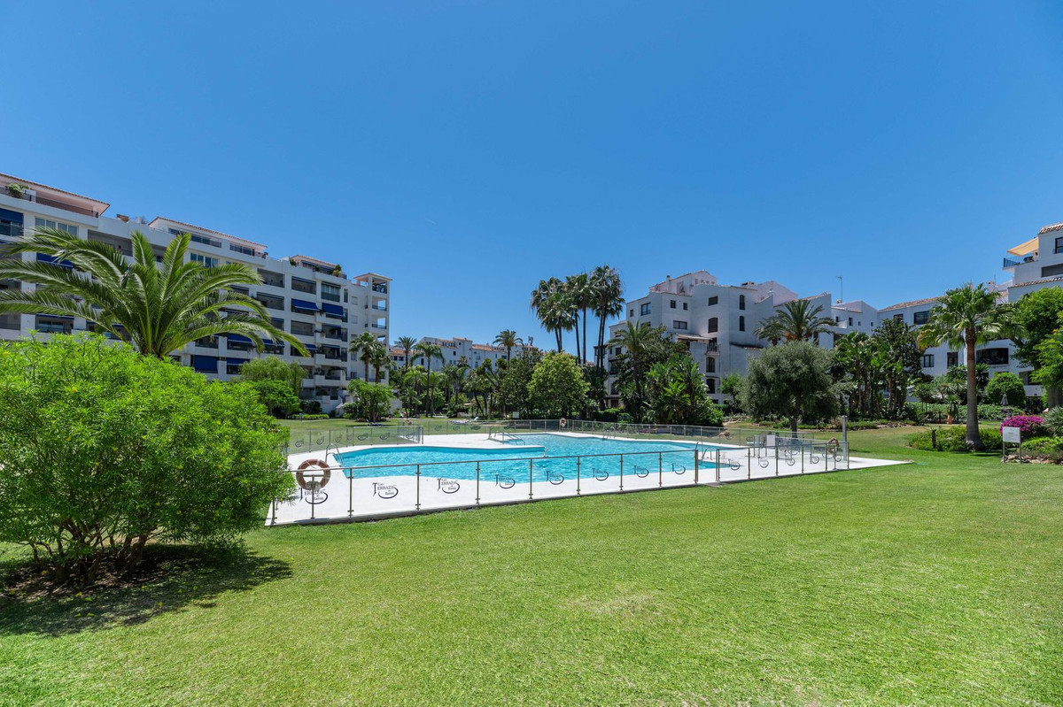 3 Bedroom Apartment in Marbella - Photo 36