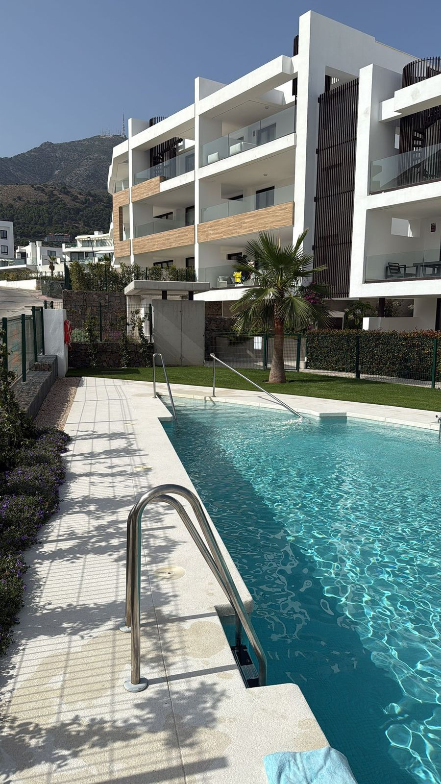 2 Bedroom Apartment in Benalmádena - Photo 18