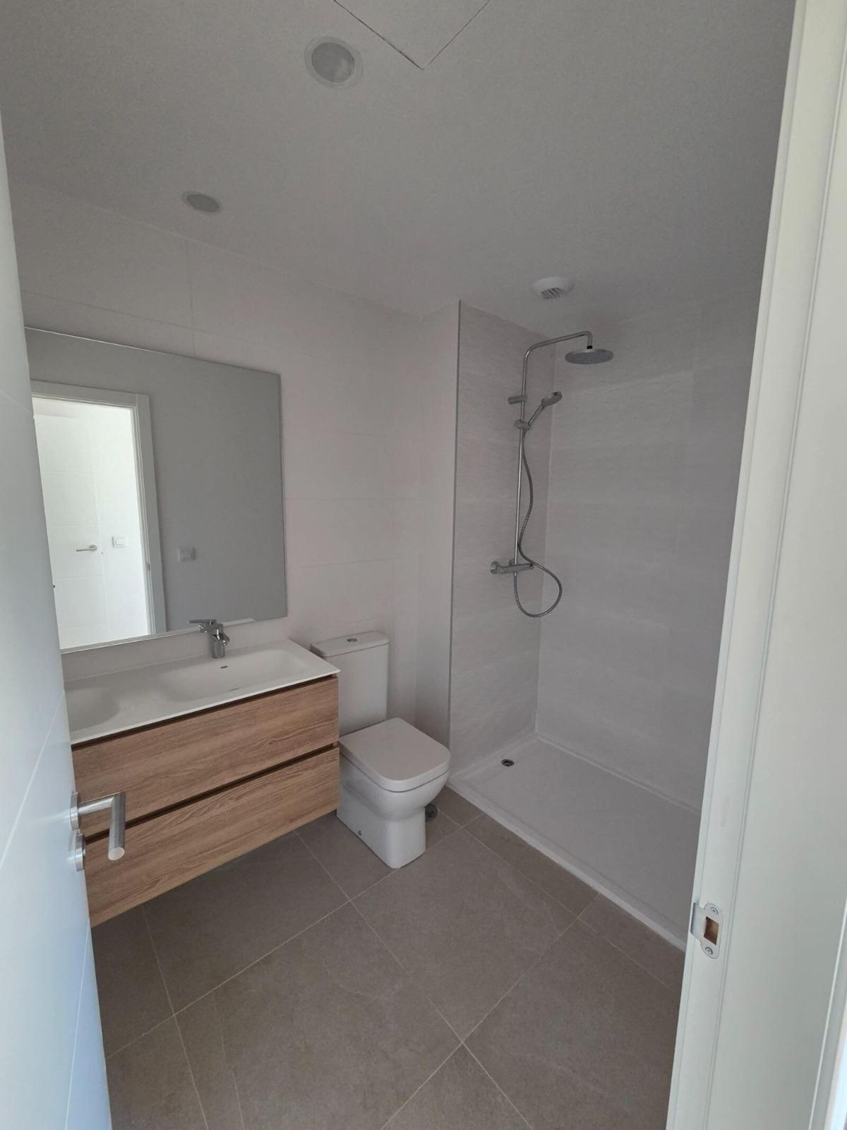 3 Bedroom Apartment in Estepona - Photo 24