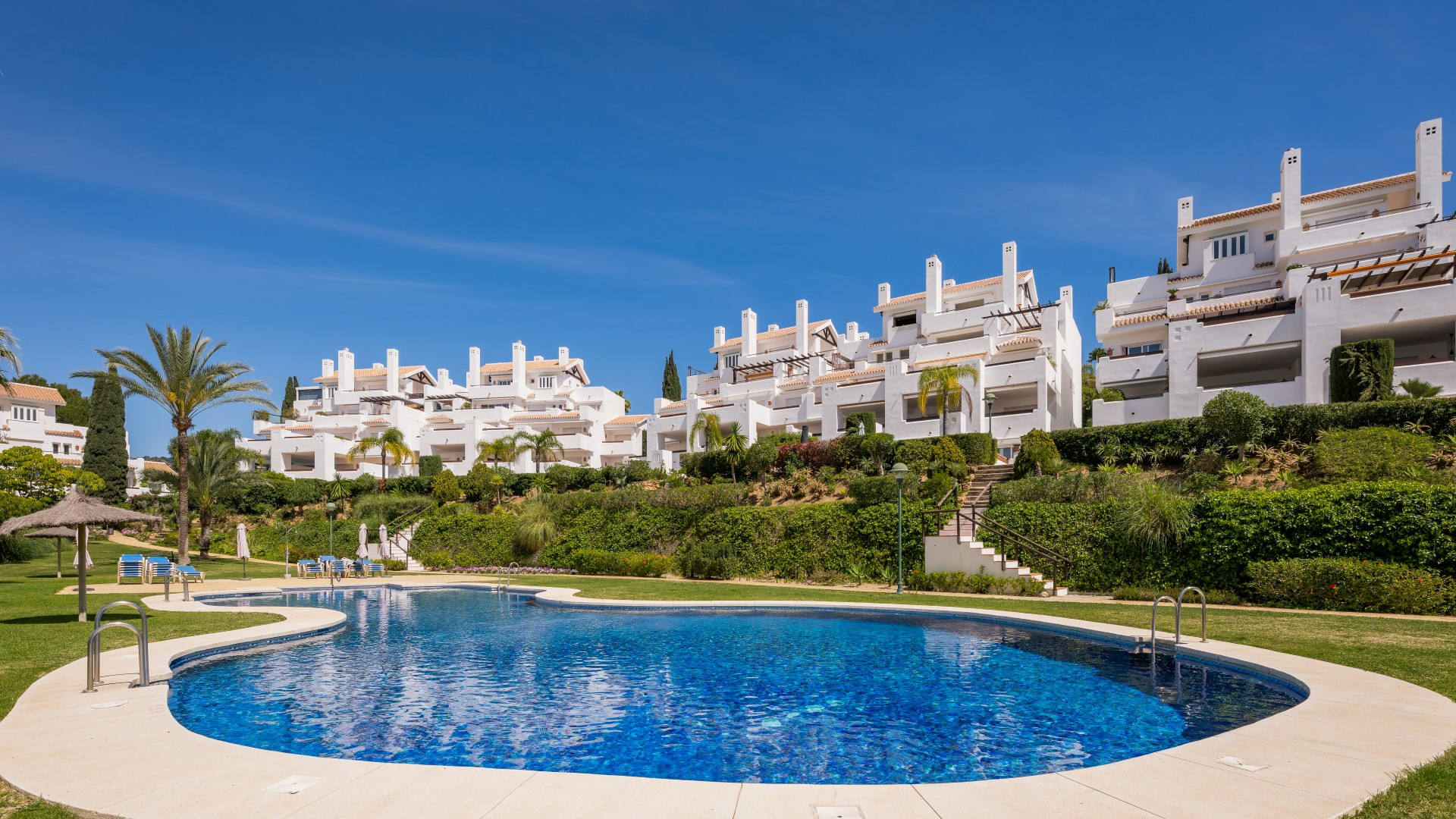 3 Bedroom Apartment in Marbella - Photo 3