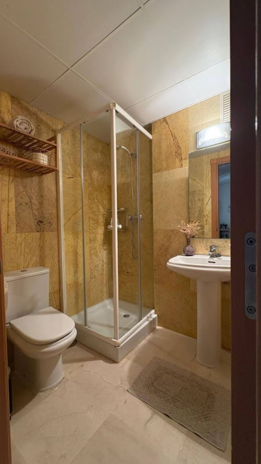 2 Bedroom Apartment in Benalmádena - Photo 21