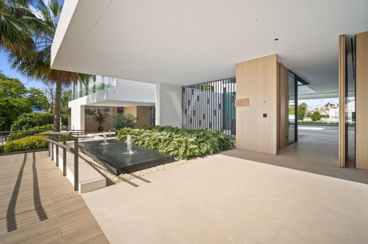 4 Bedroom Villa in Marbella - Photo 3