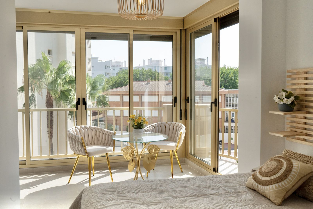 2 Bedroom Apartment in Fuengirola - Photo 17