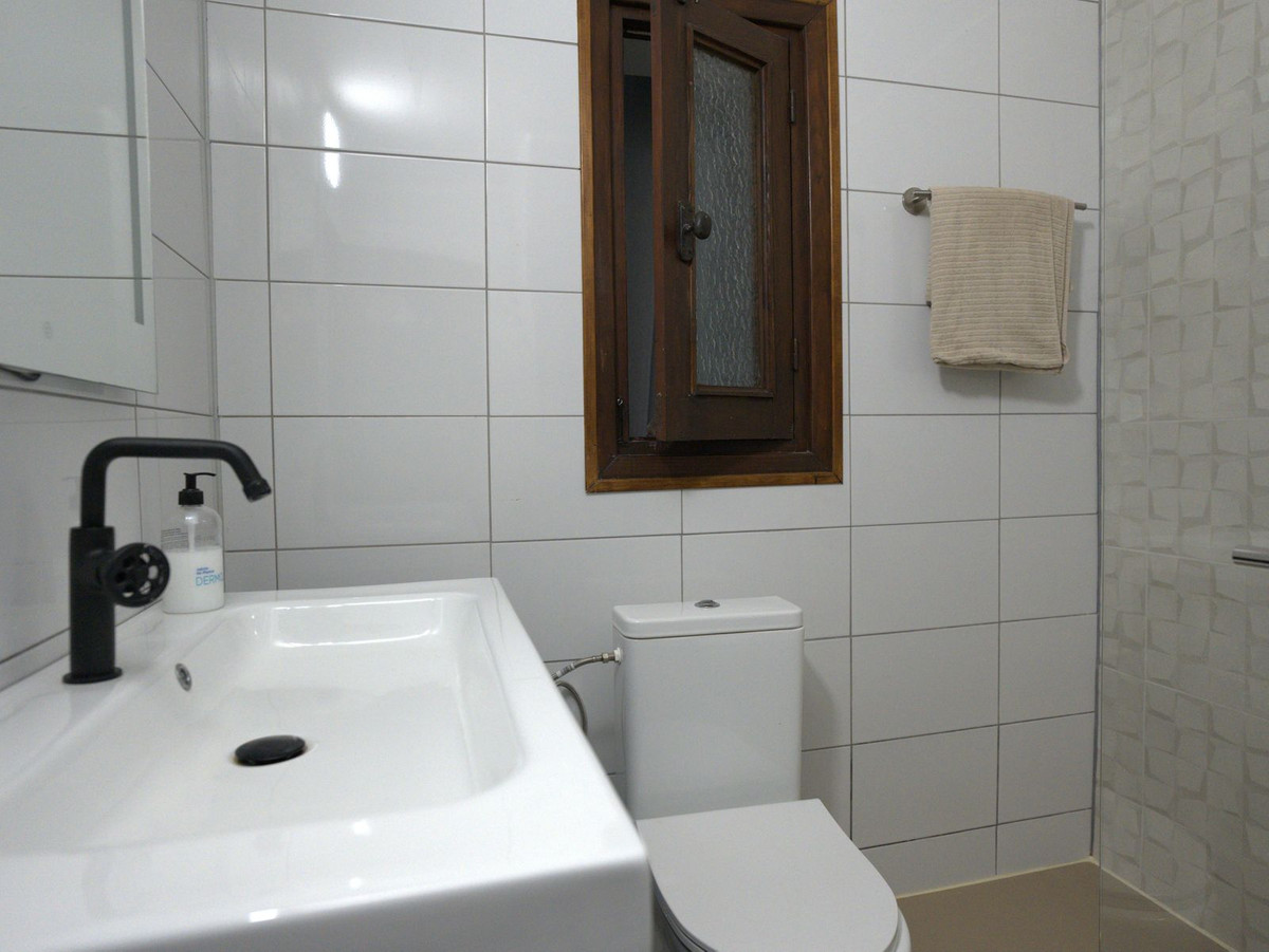5 Bedroom Villa in Fuengirola - Photo 59