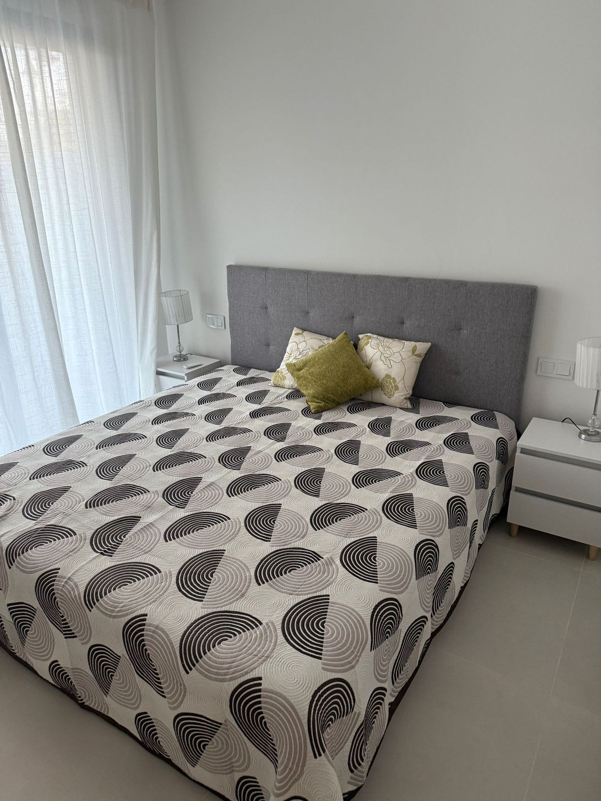 2 Bedroom Apartment in Benalmádena - Photo 12
