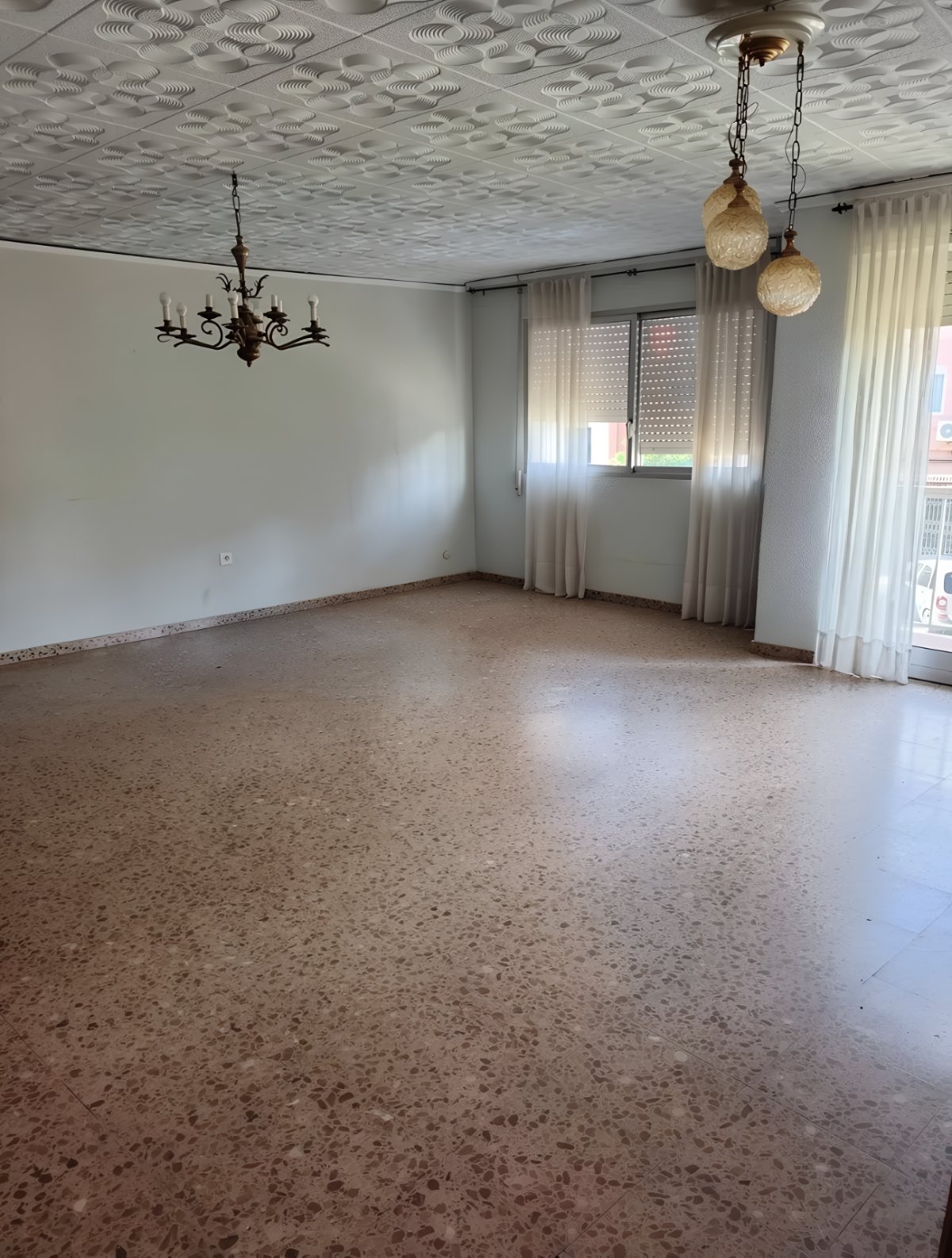 Piso de 5 dormitorios en Valencia – Foto 1