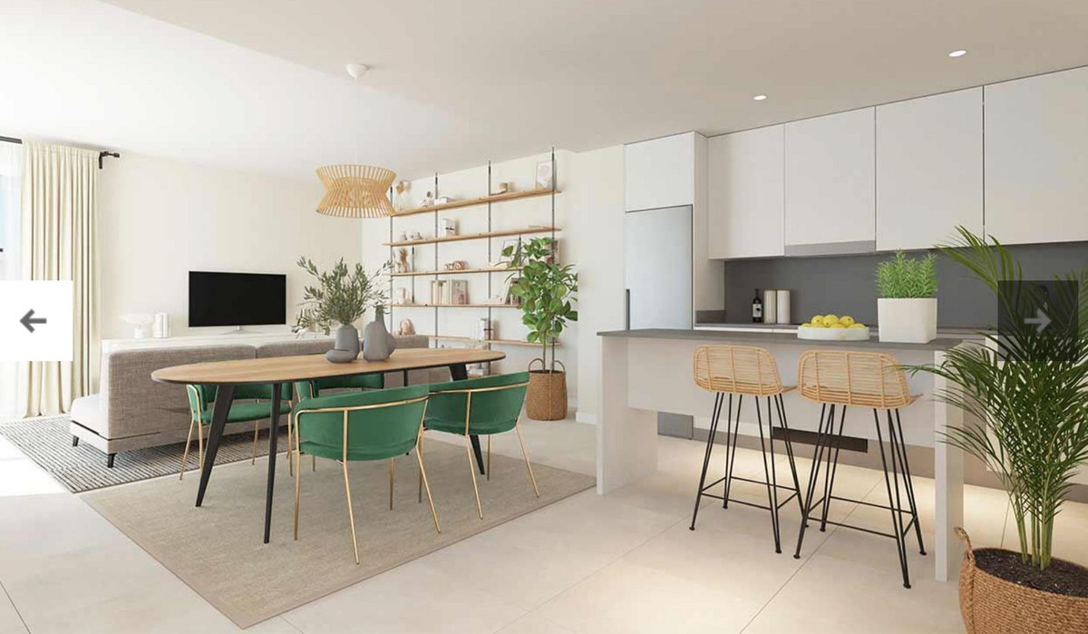 2 Bedroom Apartment in Estepona - Photo 3