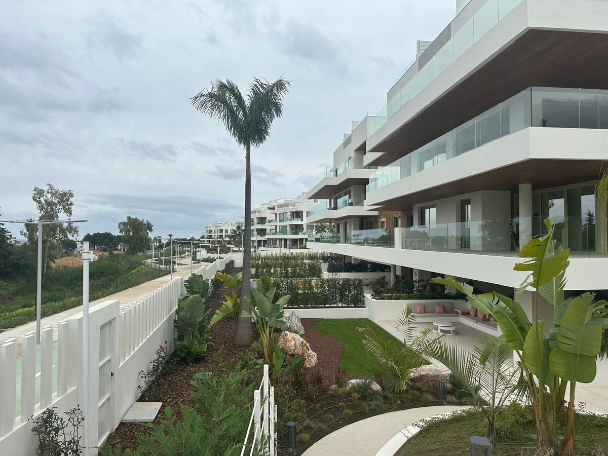 2 Bedroom Apartment in Marbella - Photo 47