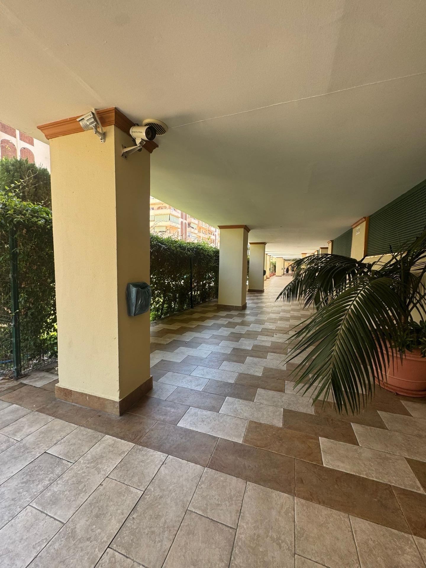 3 Bedroom Apartment in Fuengirola - Photo 7