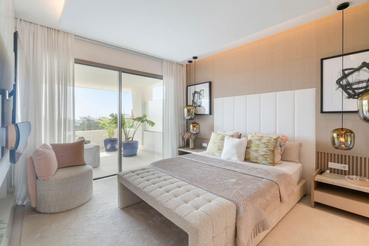 4 Bedroom Villa in Marbella - Photo 13