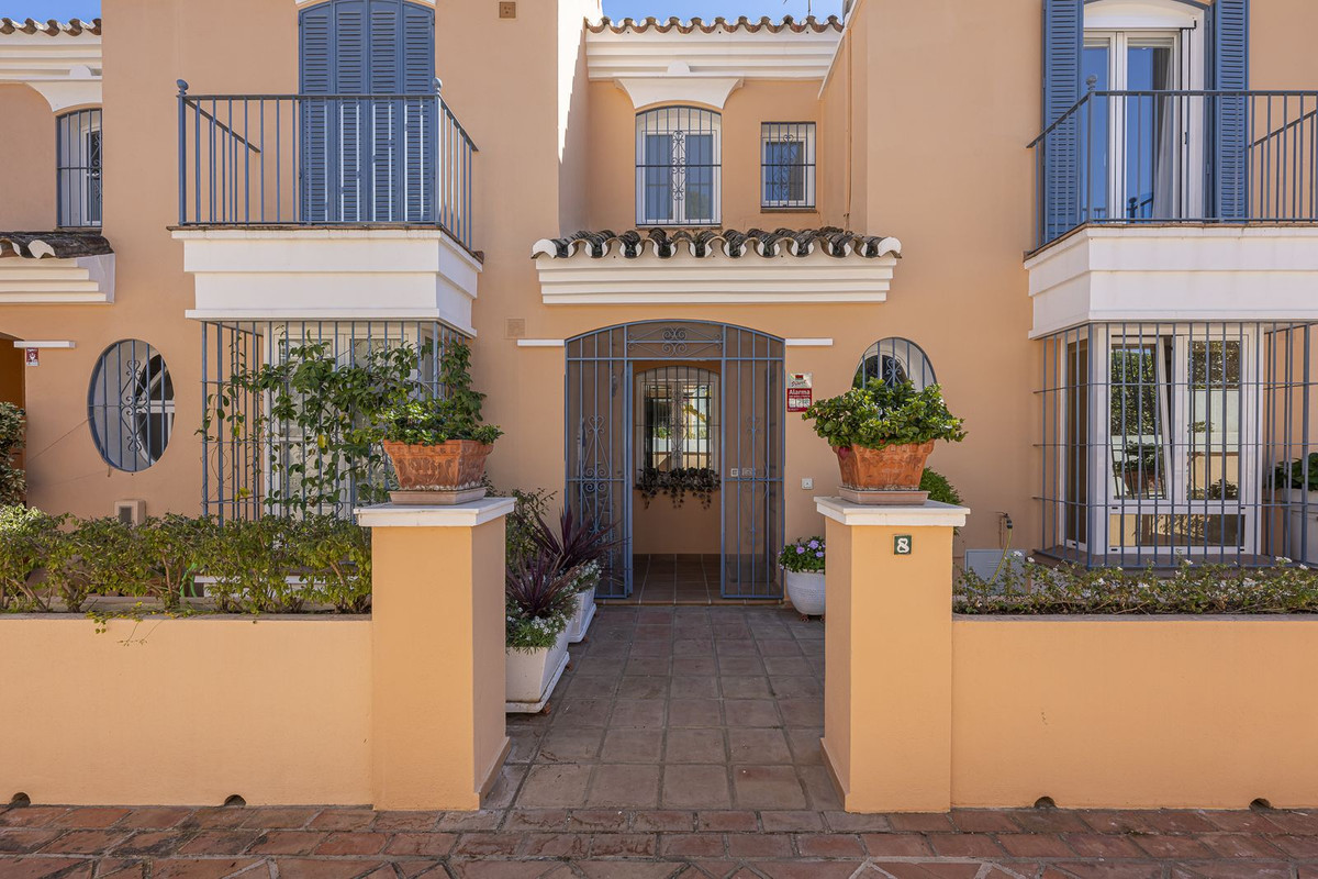 3 Bedroom Townhouse in Marbella - Photo 41