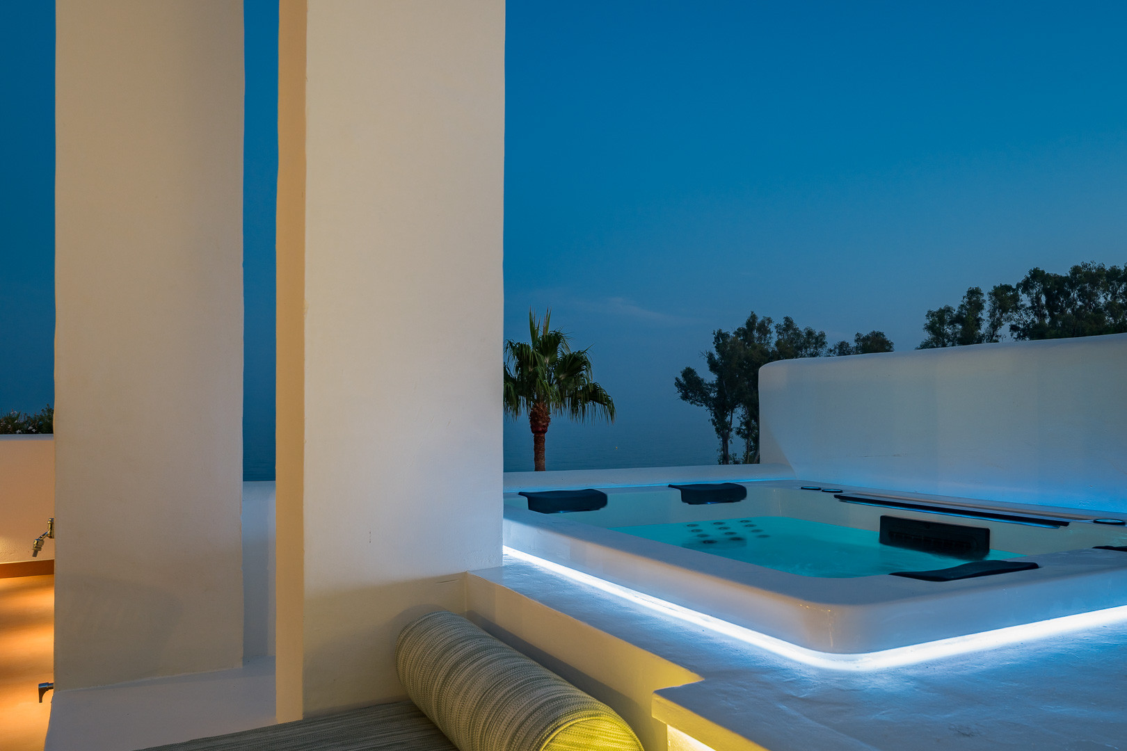 3 Bedroom Penthouse in Estepona - Photo 47
