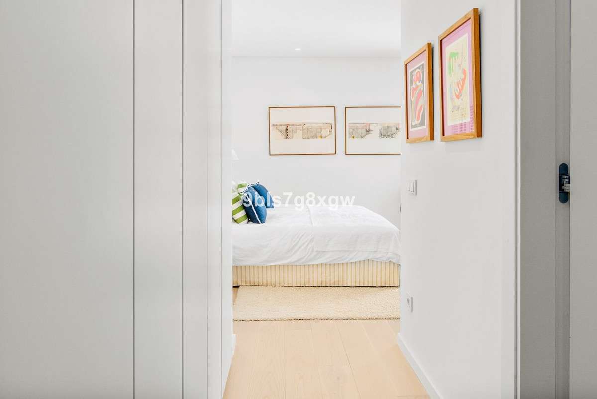 3 Bedroom Apartment in Benahavís - Photo 25
