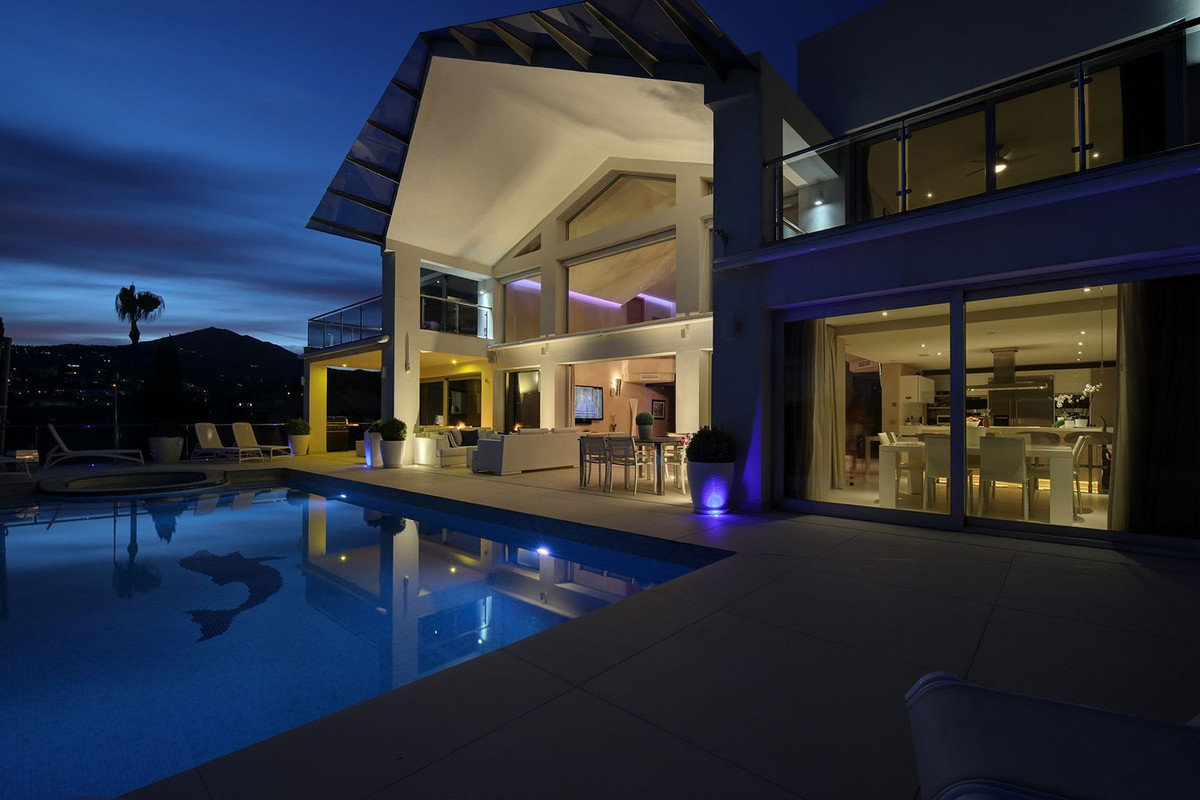 5 Bedroom Villa in Marbella - Photo 24