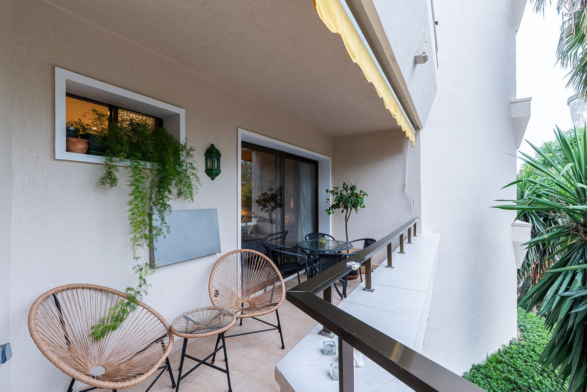 1 Bedroom Apartment in Estepona - Photo 21