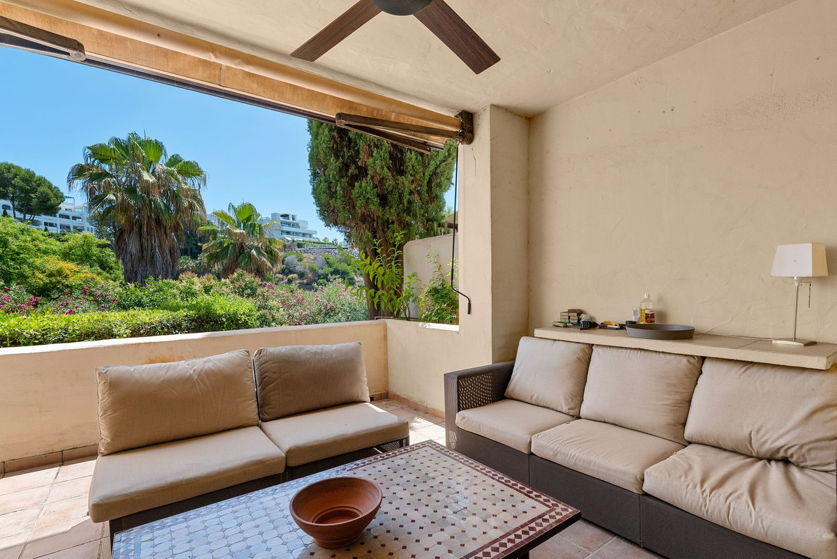 2 Bedroom Apartment in Benahavís - Foto 8