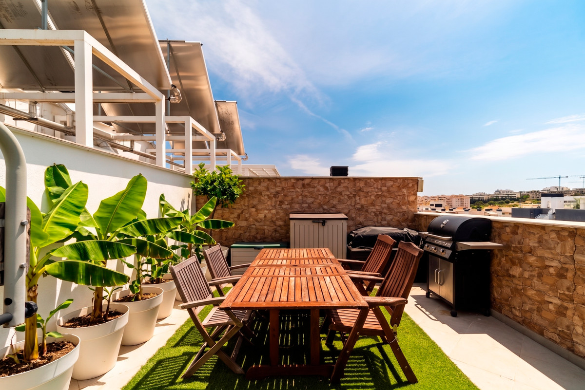 3 Bedroom Apartment in Estepona - Photo 12