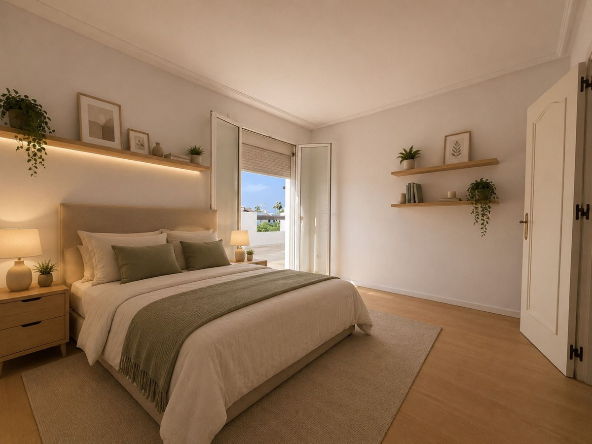 2 Bedroom Apartment in Estepona - Photo 12