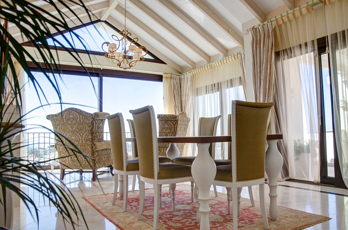 5 Bedroom Villa in Benahavís - Foto 6
