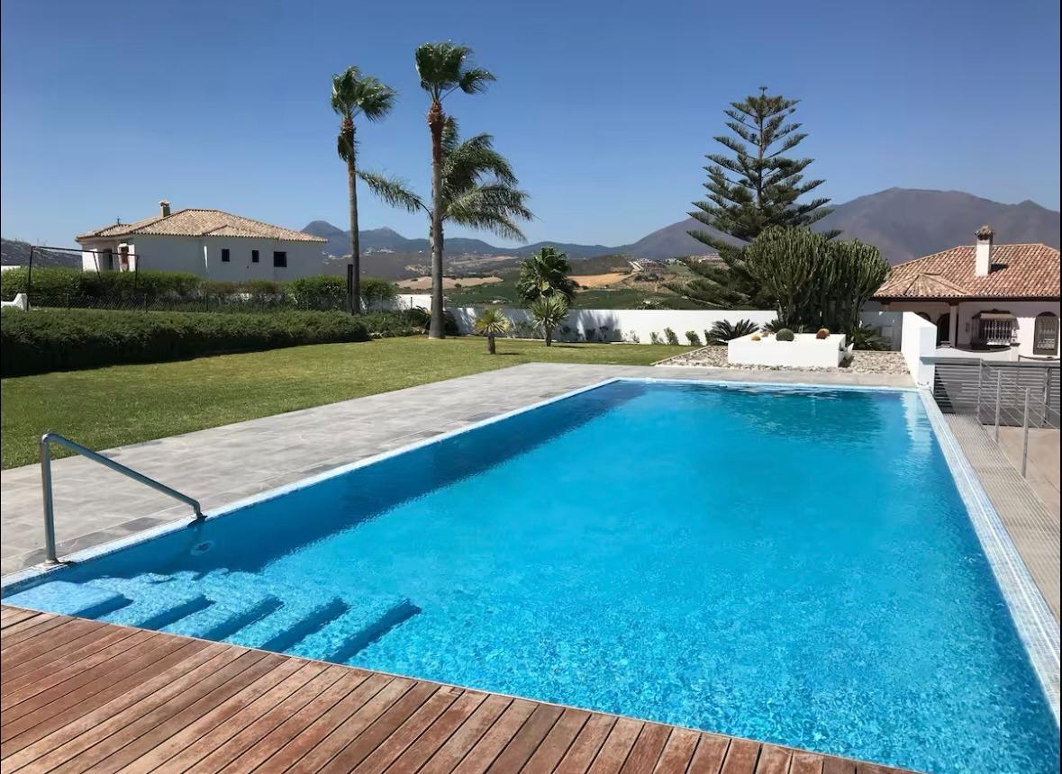 6 Bedroom Villa in Manilva - Photo 15
