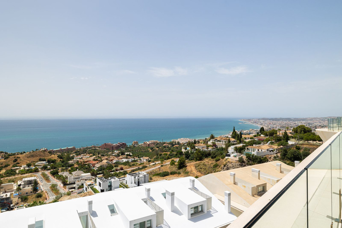 3 Bedroom Penthouse in Benalmádena - Photo 14