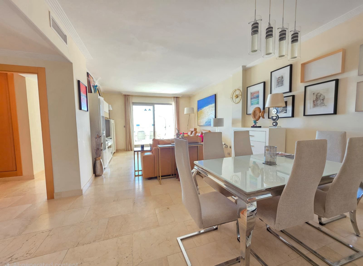 2 Bedroom Apartment in Estepona - Photo 10