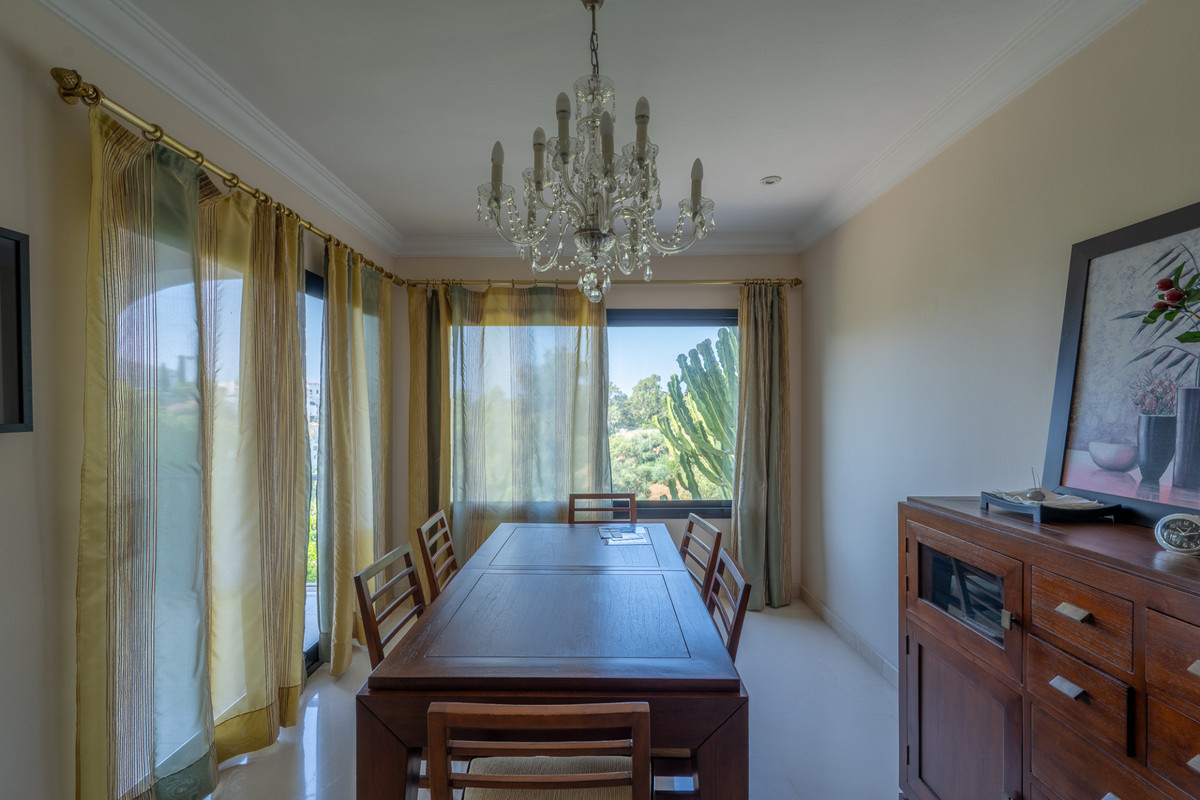 8 Bedroom Villa in Benahavís - Фото 10