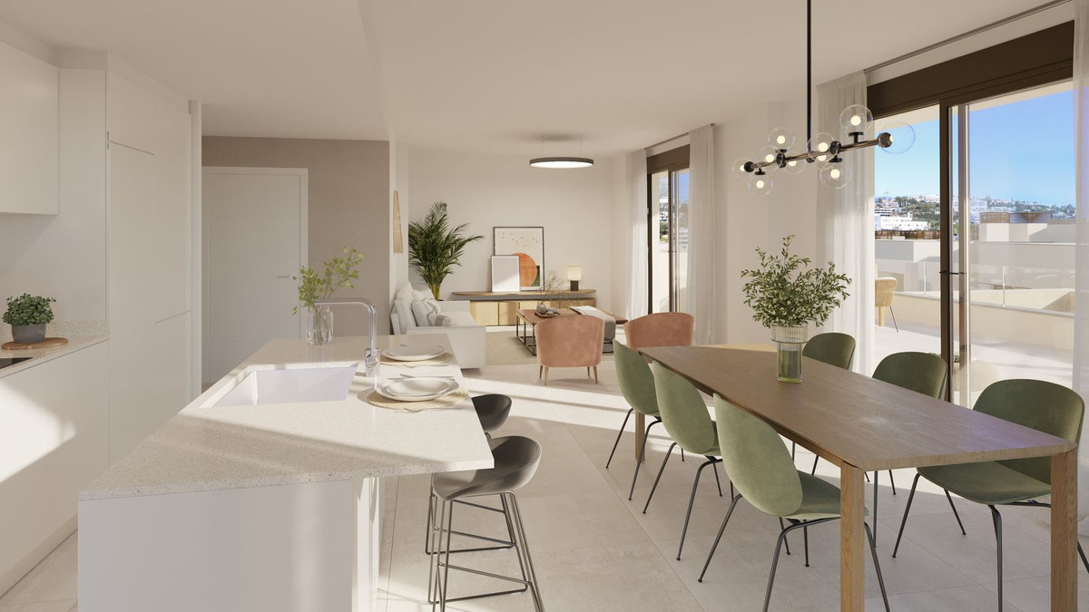 2 Bedroom Apartment in Estepona - Photo 4