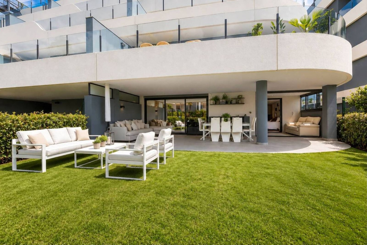 3 Bedroom Apartment in Estepona