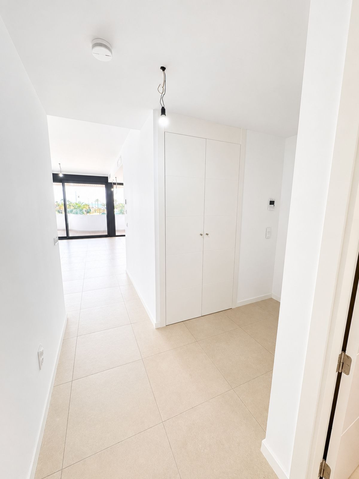 2 Bedroom Apartment in Torremolinos - Photo 12